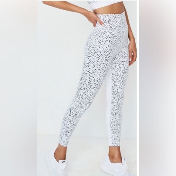 All Fenix‎ leggings white and black cheetah print size medium - Picture 1 of 10
